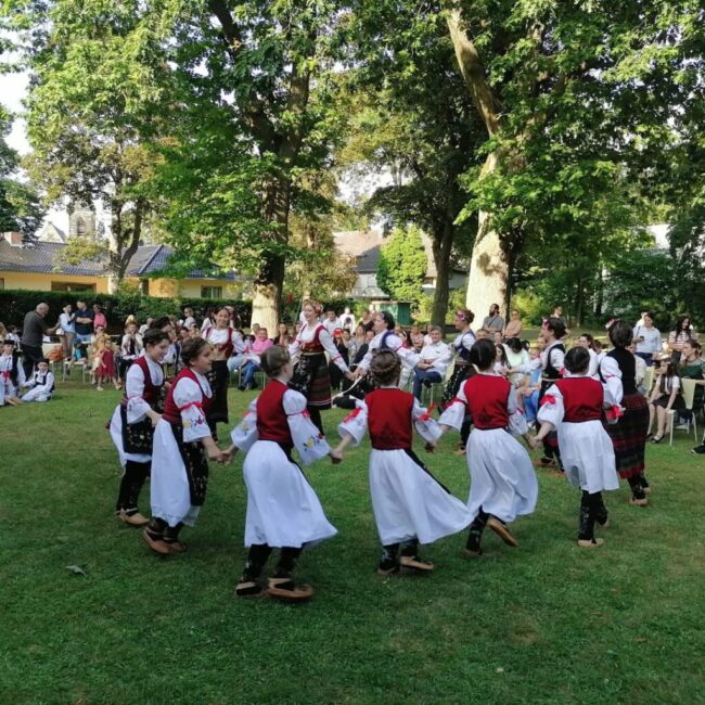 5.Кореографија-Шумадија-у-извођењу-српско-немачке-заједнице-Младост-1024×1024